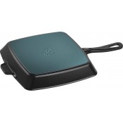 מחבת גריל מברזל יצוק STAUB בגודל 26 X 26 ס"מ מחבת גריל מברזל יצוק STAUB בגודל 26 X 26 ס"מ