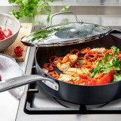 מחבת בישול כולל מכסה זכוכית בקוטר 28 ס"מ GREENPAN 