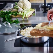 מחבת בישול עם מכסה זכוכית בקוטר 24 ס"מ GREENPAN 