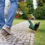 גוזם דשא נטען + סוללה 2.0mAh ומטען Bosch EasyGrasscut 18V-230