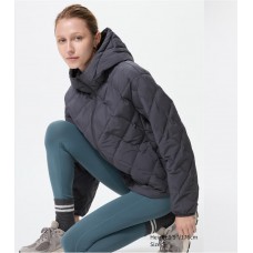 מעיל UNIQLO לנשים עם קפוצ'ון בצבע אפור כהה