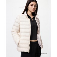 מעיל UNIQLO לנשים ללא כובע בצבע קרם