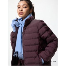 מעיל UNIQLO לנשים ללא כובע בצבע יין מעיל UNIQLO לנשים ללא כובע בצבע יין