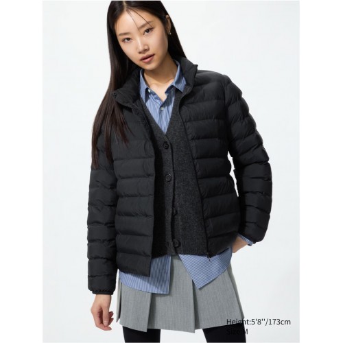 מעיל UNIQLO לנשים ללא כובע בצבע שחור מעיל UNIQLO לנשים ללא כובע בצבע שחור