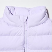 ווסט UNIQLO לילדים בצבע כחול נייבי ווסט UNIQLO לילדים בצבע כחול נייבי