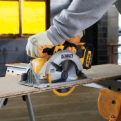 מסור עגול נטען DEWALT דגם DCS391N מסור עגול נטען DEWALT דגם DCS391N