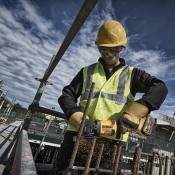 משחזת זווית DEWALT דגם DCG405N